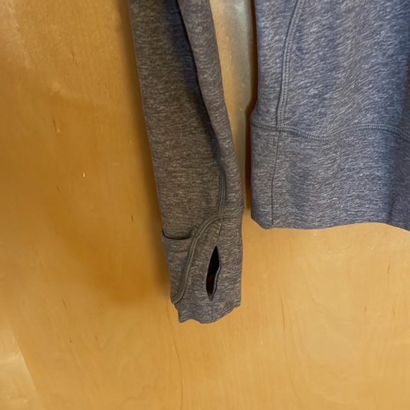 Woman’s Lululemon Long-sleeve Quarter Zip - Picture 3 of 7